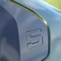 BMW 550e xDrive: V zajetí doby