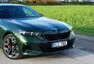 BMW 550e xDrive: V zajetí doby
