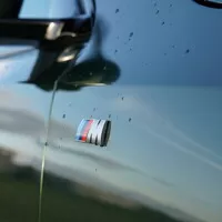 BMW 550e xDrive: V zajetí doby