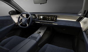 Novinky: Odhalení interiéru DS N°8: Nová vlajková loď je vevnitř vkusná, avantgardní a má zvláštní volant, značka jí slibuje příchod lepších časů