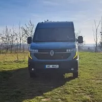 Renault Master: Aerodynamický, moderní, ale co ten interiér?