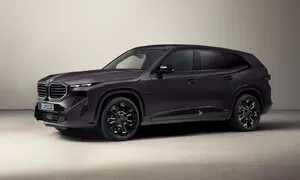 Německá vrtule vyzývá britskou šelmu: Nové BMW XM by Kith je také módní, unikátní a výrazně barevné