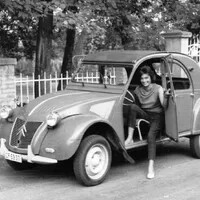 Retro okénko Petra Přikryla: Jak zrezlá Kachna s výfukem ze zábradlí zachránila Fiat 131 Mirafiori