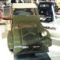 Retro okénko Petra Přikryla: Jak zrezlá Kachna s výfukem ze zábradlí zachránila Fiat 131 Mirafiori