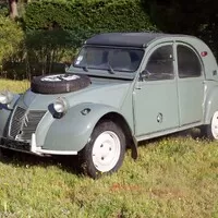 Retro okénko Petra Přikryla: Jak zrezlá Kachna s výfukem ze zábradlí zachránila Fiat 131 Mirafiori