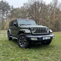 Jeep Wrangler 2.0 Turbo Sahara: Překvapivý univerzál