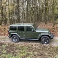 Jeep Wrangler 2.0 Turbo Sahara: Překvapivý univerzál
