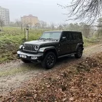 Jeep Wrangler 2.0 Turbo Sahara: Překvapivý univerzál