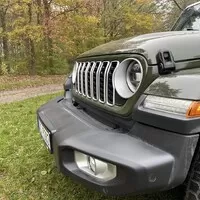 Jeep Wrangler 2.0 Turbo Sahara: Překvapivý univerzál