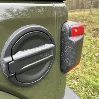 Jeep Wrangler 2.0 Turbo Sahara: Překvapivý univerzál
