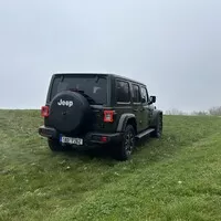 Jeep Wrangler 2.0 Turbo Sahara: Překvapivý univerzál