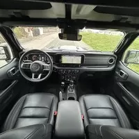 Jeep Wrangler 2.0 Turbo Sahara: Překvapivý univerzál