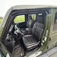 Jeep Wrangler 2.0 Turbo Sahara: Překvapivý univerzál