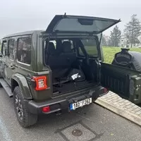 Jeep Wrangler 2.0 Turbo Sahara: Překvapivý univerzál