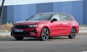 Recenze & testy: Opel Astra ST Electric: Elektrický kombík v nižší střední? No konečně!