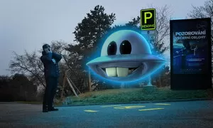 Autíčkář na cestách, Editorial: Brněnská hvězdárna myslí na motoristy z celého vesmíru, vyhradila jim parkovací místo pro UFO