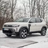 Dacia Duster Hybrid 140: Nadchne spotřebou i tichem, sprinty však po něm nechtějte