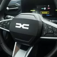 Dacia Duster Hybrid 140: Nadchne spotřebou i tichem, sprinty však po něm nechtějte