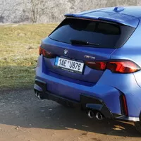 BMW M135 xDrive: Rychlý hatchback, který by potřeboval okořenit