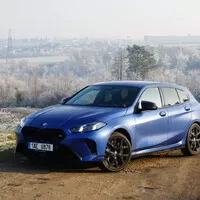 BMW M135 xDrive: Rychlý hatchback, který by potřeboval okořenit