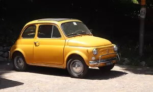 Historie: Retro okénko Petra Přikryla: Fiat 500 byl i v ČSSR „za babku“, opravit ho zvládl každý kutil