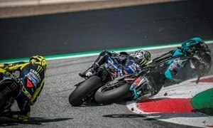 TopX, V jedné stopě: Pět příhod z motocyklového závodění při kterých tuhne krev v žilách