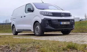 Dodávkář, Recenze & testy: Opel Vivaro: Stýská se vám po dvoulitrovém dieselu? Kupte si dodávku!