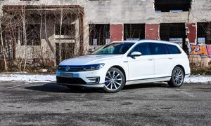 Volkswagen Passat B8 GTE: Řidičsky nejzajímavější i k peněžence nejšetrnější