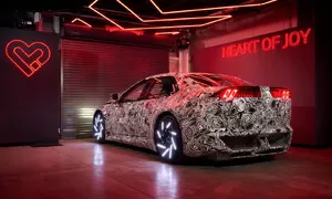 Novinky: Budoucnost podle BMW je elektrická a svítící