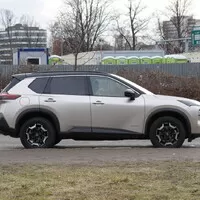 Nissan X-Trail e-4orce Trek: Rodinný kamarád do deště i do sněhu