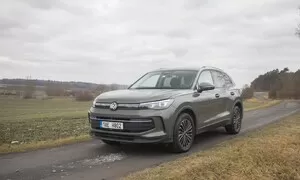 Ideální rodinné SUV pod milion? Volkswagen Tiguan 1.5 TSI People to umí