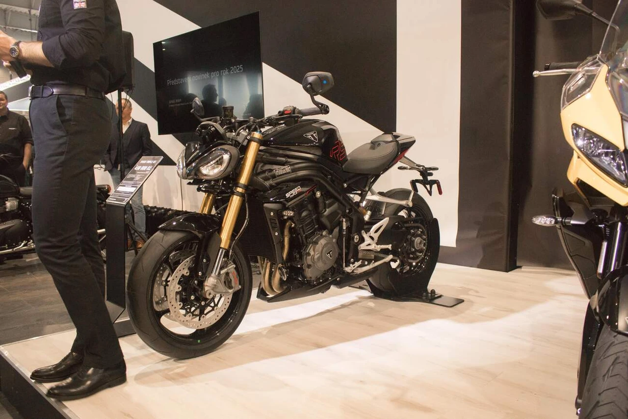 Triumph Speed Triple 1200 RS, foto: Viola Procházková, Autíčkář.cz