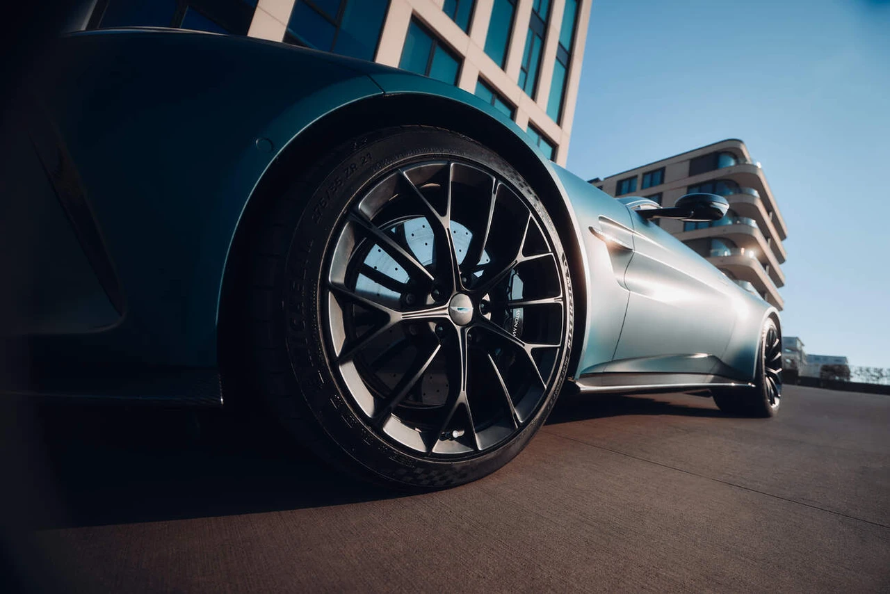 Foto: Aston Martin - tisková fotografie