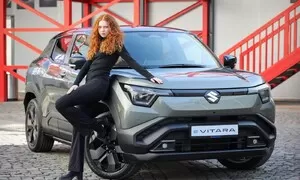 Nejhezčí SUV od Suzuki dorazilo do Česka. e Vitara bude mít čtyřkolku i chytrá světla