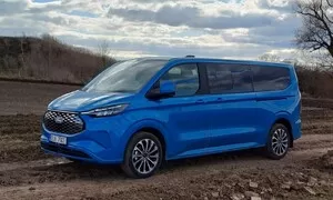 Dodávkář, Recenze & testy: Ford Tourneo Custom: Povedený základ, kompromisní pohon