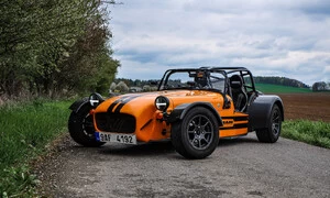 Recenze & testy: Caterham Roadsport SV (Ford Sigma): Proč brát drogy, když existují splašené trubky?