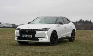 Recenze & testy: DS 4 Hybrid 145: Pravý francouzský zákusek