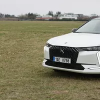 DS 4 Hybrid 145: Pravý francouzský zákusek
