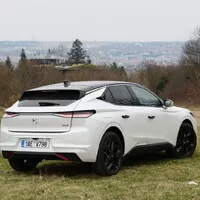 DS 4 Hybrid 145: Pravý francouzský zákusek
