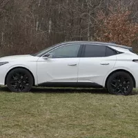 DS 4 Hybrid 145: Pravý francouzský zákusek