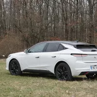 DS 4 Hybrid 145: Pravý francouzský zákusek