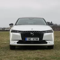 DS 4 Hybrid 145: Pravý francouzský zákusek