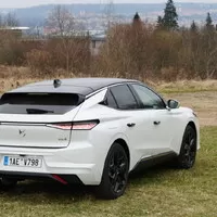 DS 4 Hybrid 145: Pravý francouzský zákusek