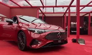 Novinky: Mercedes-Benz CLA dorazil do Prahy. Dojede skoro 800 km a chce si s vámi povídat