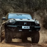 MHERO 917: První svezení aneb když 1000 koní nestačí.