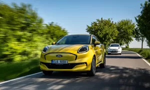 Novinky: Ford Puma Gen-E objevuje překvapivou cílovku. Šetřílky si získá spotřebou, chalupáře obřím kufrem