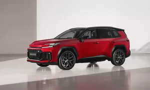 Novinky: Nová Toyota RAV4 přijíždí. Ve specifikaci GR Sport je ještě řidičštější než kdy dřív