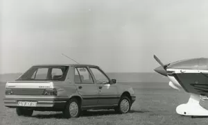 Historie: Retro okénko Petra Přikryla: Peugeot 309 – malé auto v ceně rodinného domku