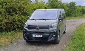 Dodávkář, Recenze & testy: Citroën Jumpy Furgon 2.0 BlueHDi 145: Skvělý motor, žádné zbytečnosti