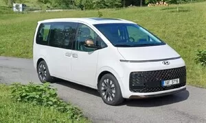 Dodávkář, Recenze & testy: Hyundai Staria Hybrid: Nová motorizace řeší většinu chybiček, jedna přesto zůstává